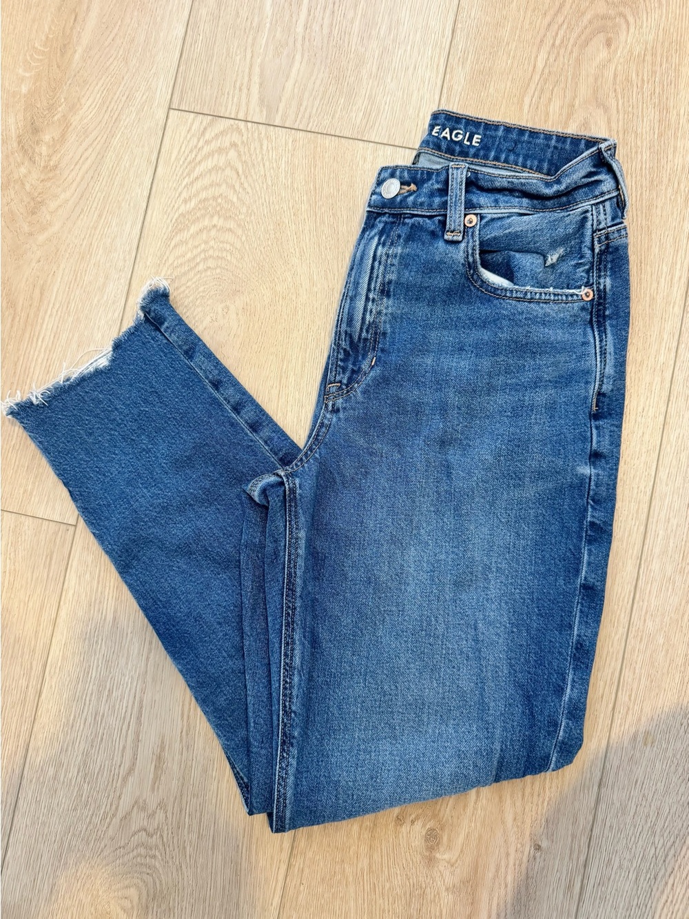 American Eagle Outfitters Strigid Mom Jeans Women's Jeans